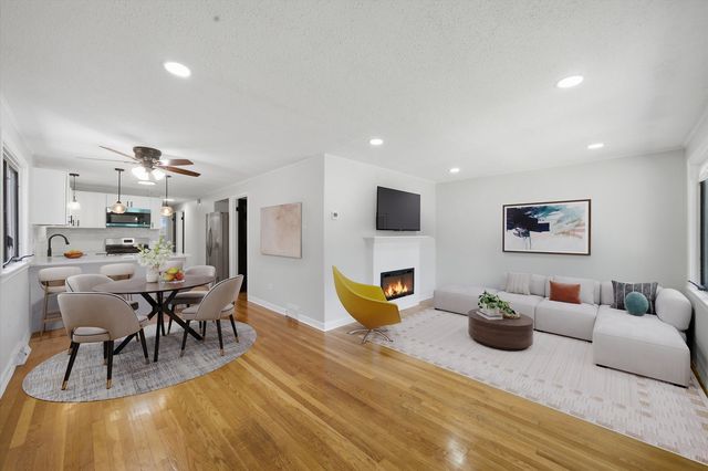 11149 S Green Bay Avenue, Chicago, IL 60617