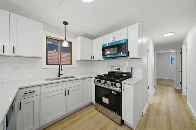 11149 S Green Bay Avenue, Chicago, IL 60617