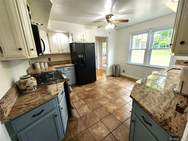 715 Lucas Avenue Extension, Hurley, NY 12443