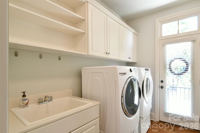 9911 Clarkes View Place NW, Concord, NC 28027