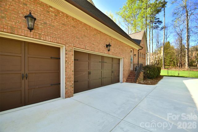 9911 Clarkes View Place NW, Concord, NC 28027