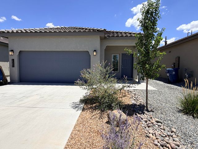 1502 Calle Oeste NW, Los Lunas, NM 87031