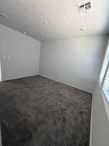 1502 Calle Oeste NW, Los Lunas, NM 87031