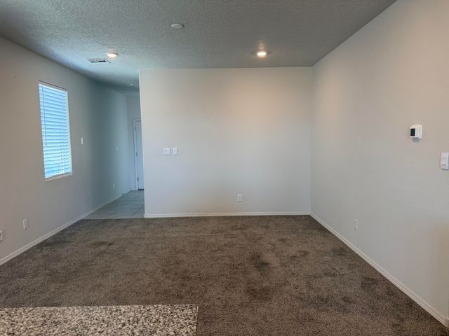 1502 Calle Oeste NW, Los Lunas, NM 87031