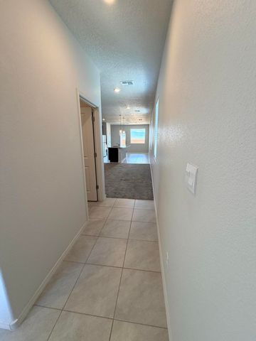 1502 Calle Oeste NW, Los Lunas, NM 87031