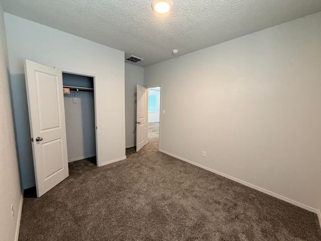 1502 Calle Oeste NW, Los Lunas, NM 87031