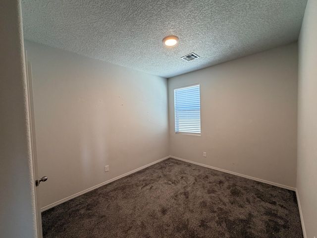 1502 Calle Oeste NW, Los Lunas, NM 87031