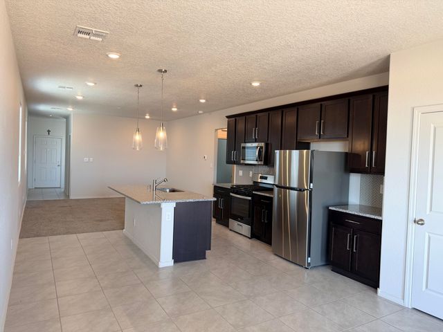 1502 Calle Oeste NW, Los Lunas, NM 87031