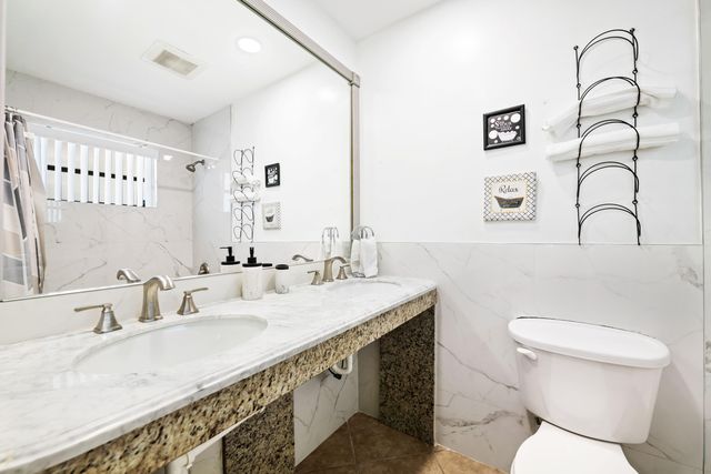 2300 NE 12th Avenue, Pompano Beach, FL 33064