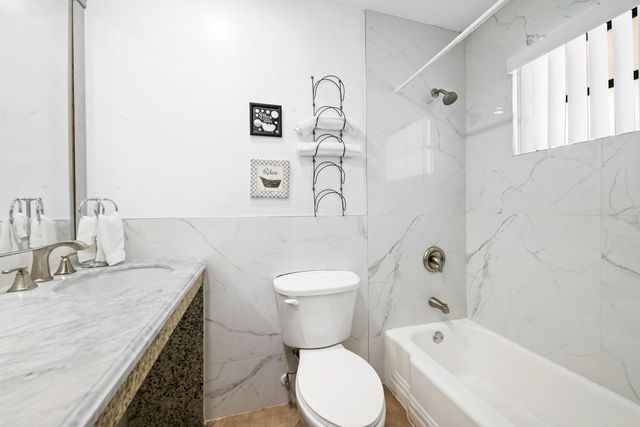 2300 NE 12th Avenue, Pompano Beach, FL 33064