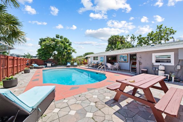 2300 NE 12th Avenue, Pompano Beach, FL 33064