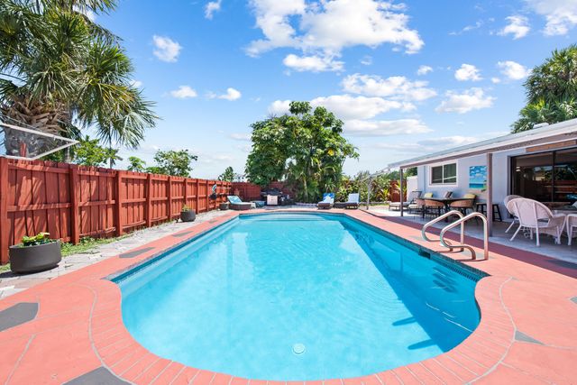 2300 NE 12th Avenue, Pompano Beach, FL 33064