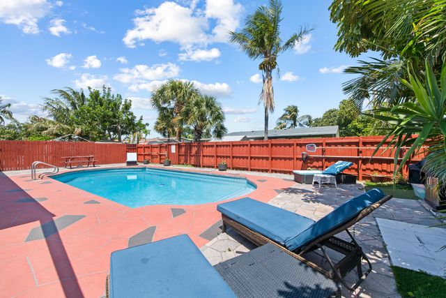 2300 NE 12th Avenue, Pompano Beach, FL 33064