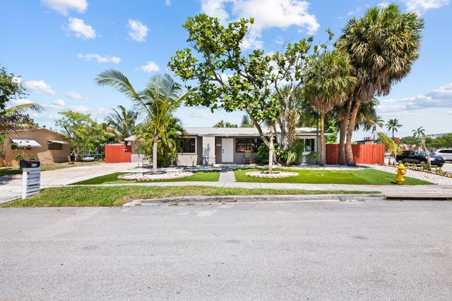 2300 NE 12th Avenue, Pompano Beach, FL 33064