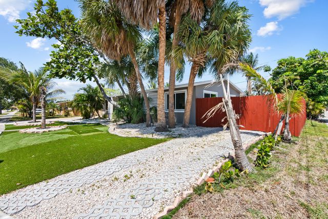 2300 NE 12th Avenue, Pompano Beach, FL 33064