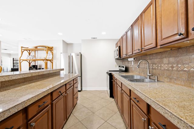 2300 NE 12th Avenue, Pompano Beach, FL 33064