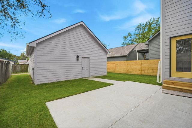 425 E Granger Avenue, Des Moines, IA 50315