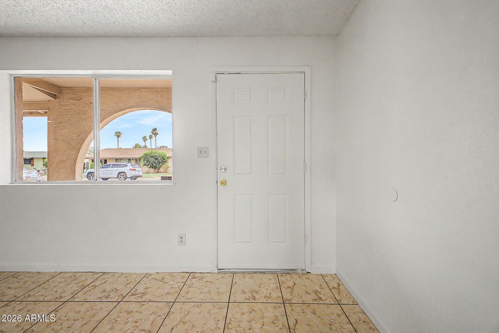 5536 W LA REATA Avenue, Phoenix, AZ 85035 — photo 4