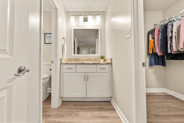 1009 Lake Pointe Circle, Roswell, GA 30075