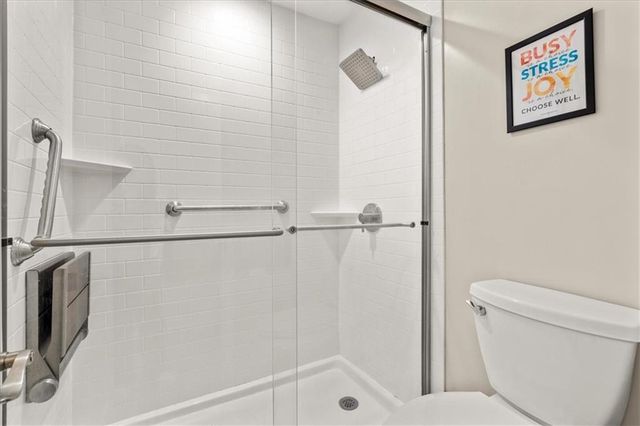 1009 Lake Pointe Circle, Roswell, GA 30075