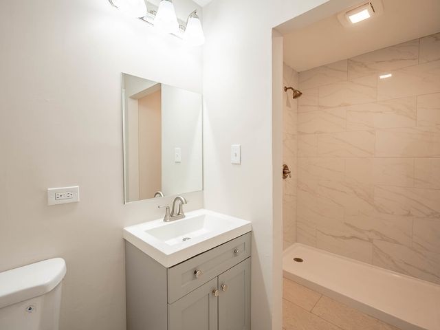 906 Natoma Court, Joliet, IL 60431