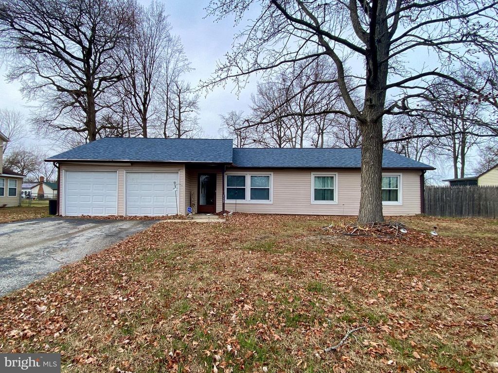 112 SNOW DROP LN, Penns Grove, NJ 08069