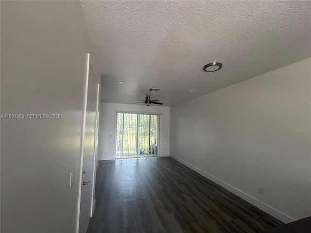8807 NW 88 TER 18, Tamarac, FL 33321