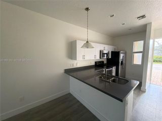 8807 NW 88 TER 18, Tamarac, FL 33321