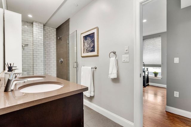 339 D St 8, Boston, MA 02127