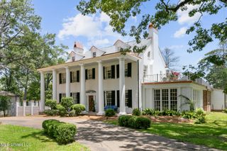 3520 Hawthorn Drive, Jackson, MS 39216