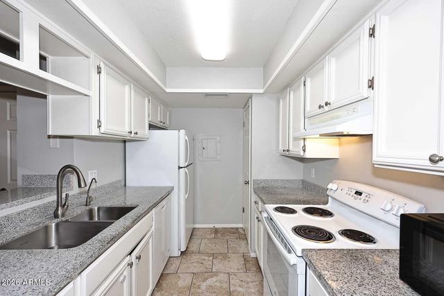 812 E EUGIE Avenue, Phoenix, AZ 85022