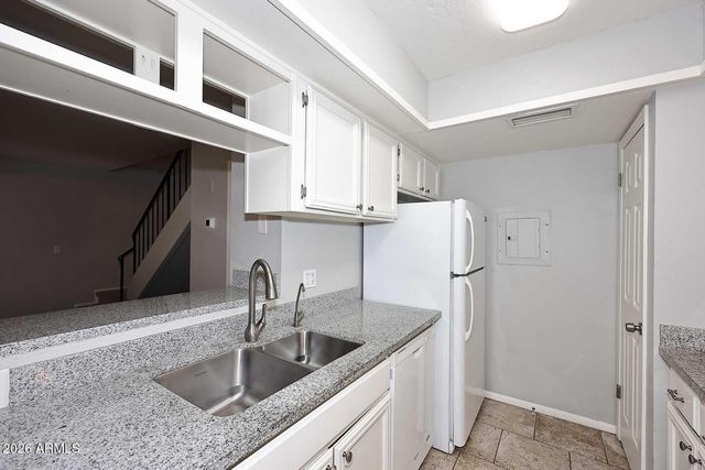 812 E EUGIE Avenue, Phoenix, AZ 85022
