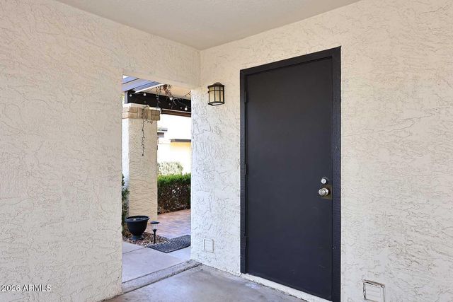 812 E EUGIE Avenue, Phoenix, AZ 85022
