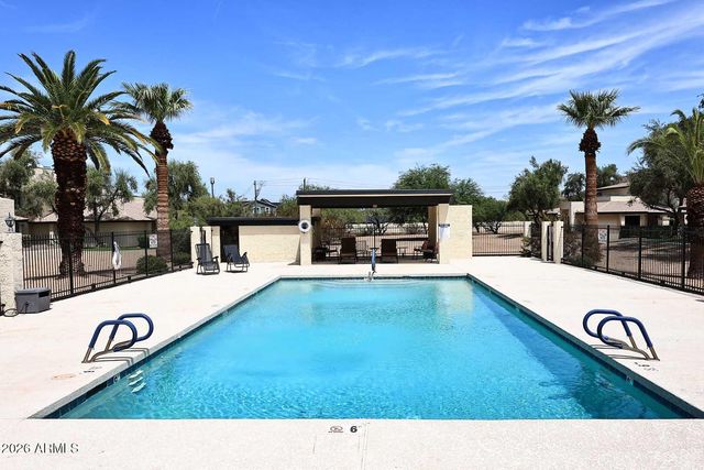 812 E EUGIE Avenue, Phoenix, AZ 85022