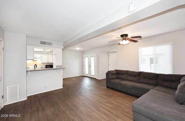 812 E EUGIE Avenue, Phoenix, AZ 85022