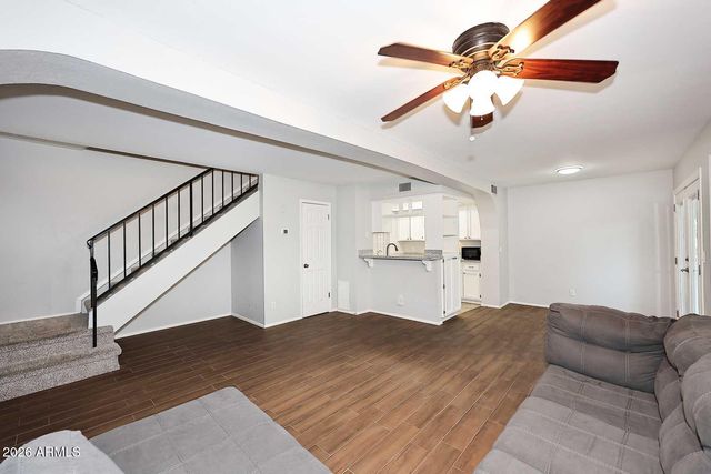 812 E EUGIE Avenue, Phoenix, AZ 85022
