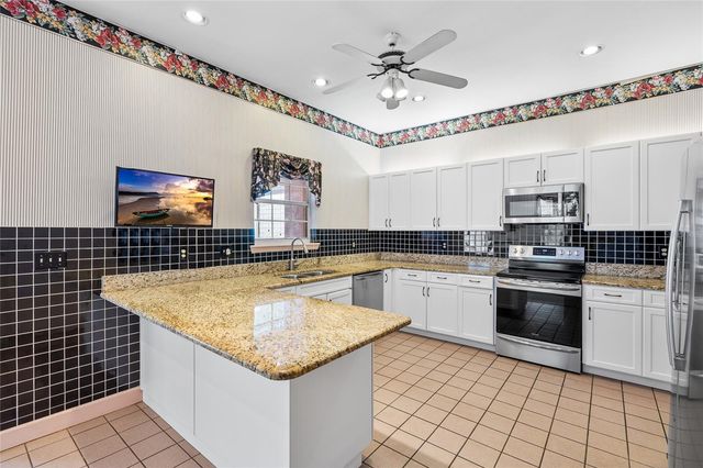 6013 S RUSSELL STREET, Tampa, FL 33611