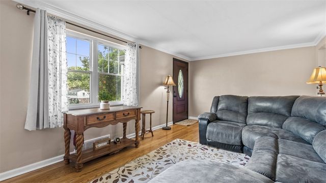 341 E MCMURRAY RD, Peters Twp, PA 15317