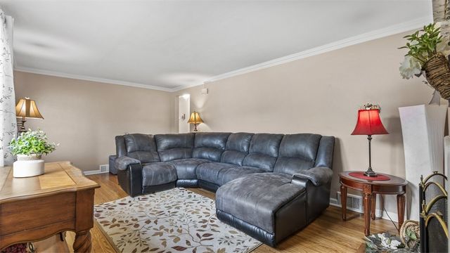 341 E MCMURRAY RD, Peters Twp, PA 15317