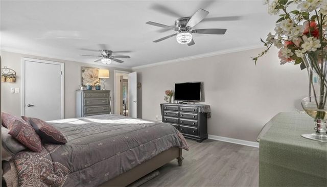 341 E MCMURRAY RD, Peters Twp, PA 15317