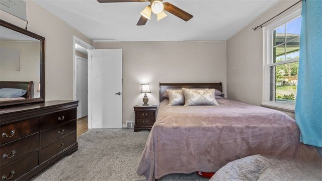 341 E MCMURRAY RD, Peters Twp, PA 15317