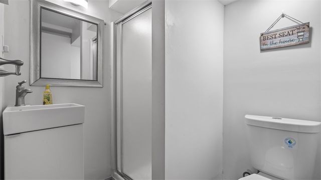 341 E MCMURRAY RD, Peters Twp, PA 15317