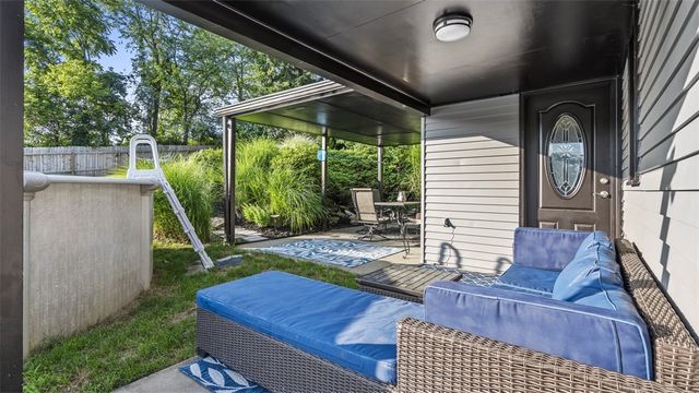 341 E MCMURRAY RD, Peters Twp, PA 15317