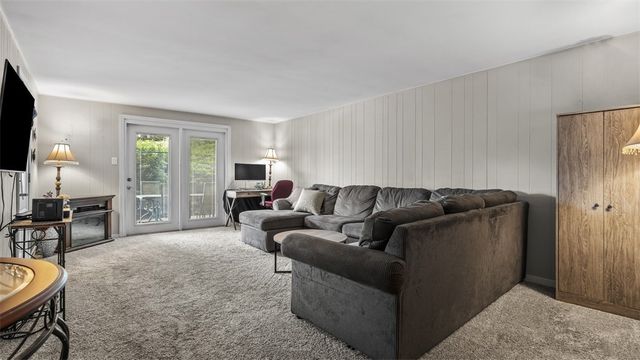 341 E MCMURRAY RD, Peters Twp, PA 15317