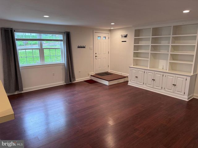 112 YARDLEY COMMONS, Yardley, PA 19067