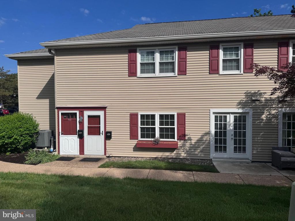 112 YARDLEY COMMONS, Yardley, PA 19067