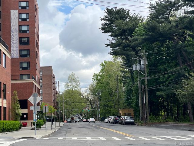 687 Bronx River Road Road 2A, Yonkers, NY 10704