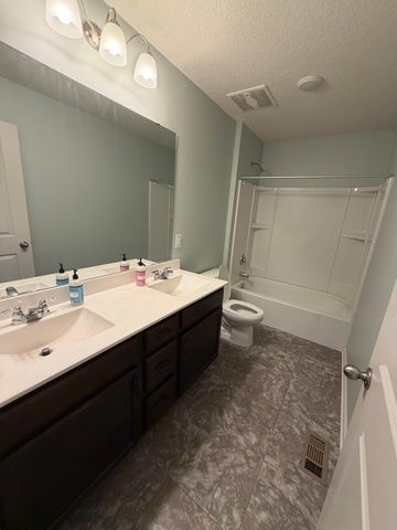 1309 Shadow Creek Curve, Eagan, MN 55123