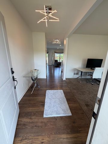 1309 Shadow Creek Curve, Eagan, MN 55123