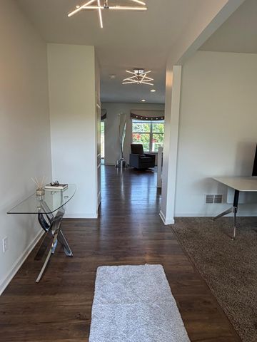 1309 Shadow Creek Curve, Eagan, MN 55123